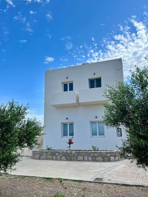 Theasis Apartments Αδάμας Εξωτερικό φωτογραφία