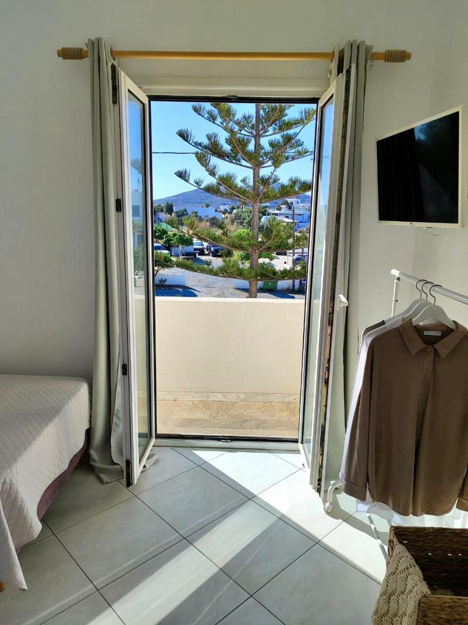 Theasis Apartments Αδάμας Εξωτερικό φωτογραφία