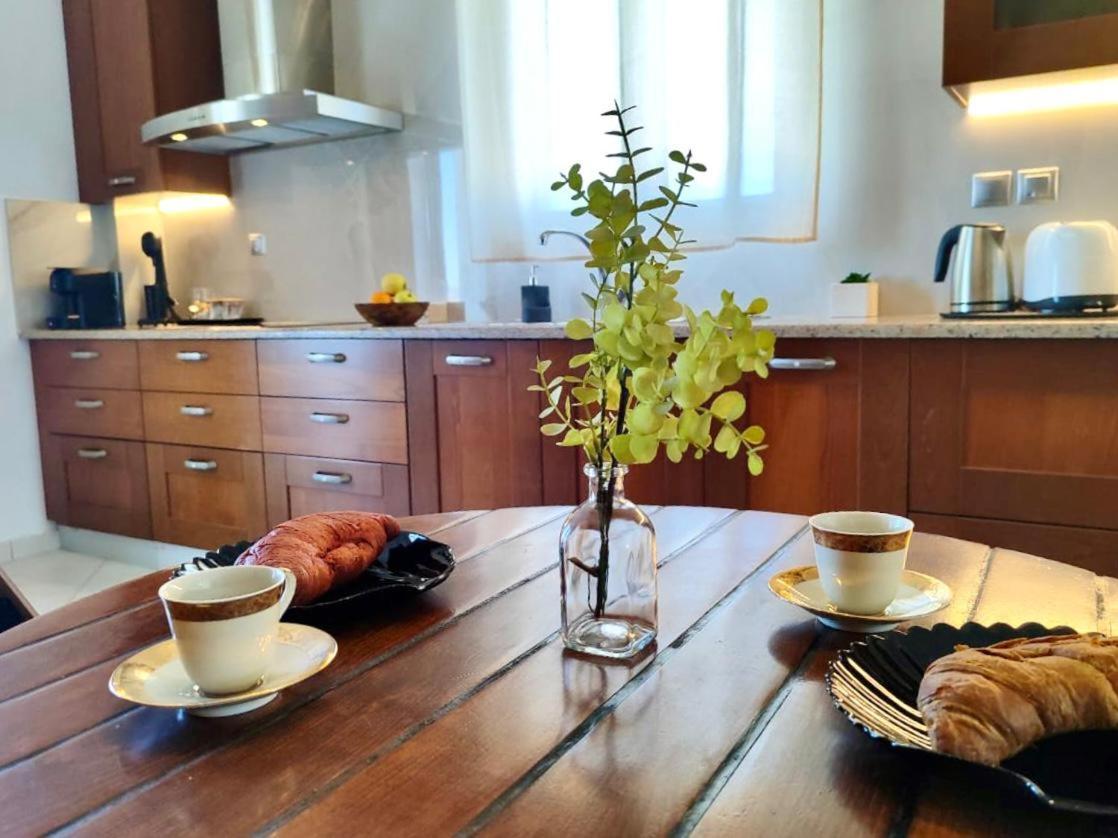 Theasis Apartments Αδάμας Εξωτερικό φωτογραφία