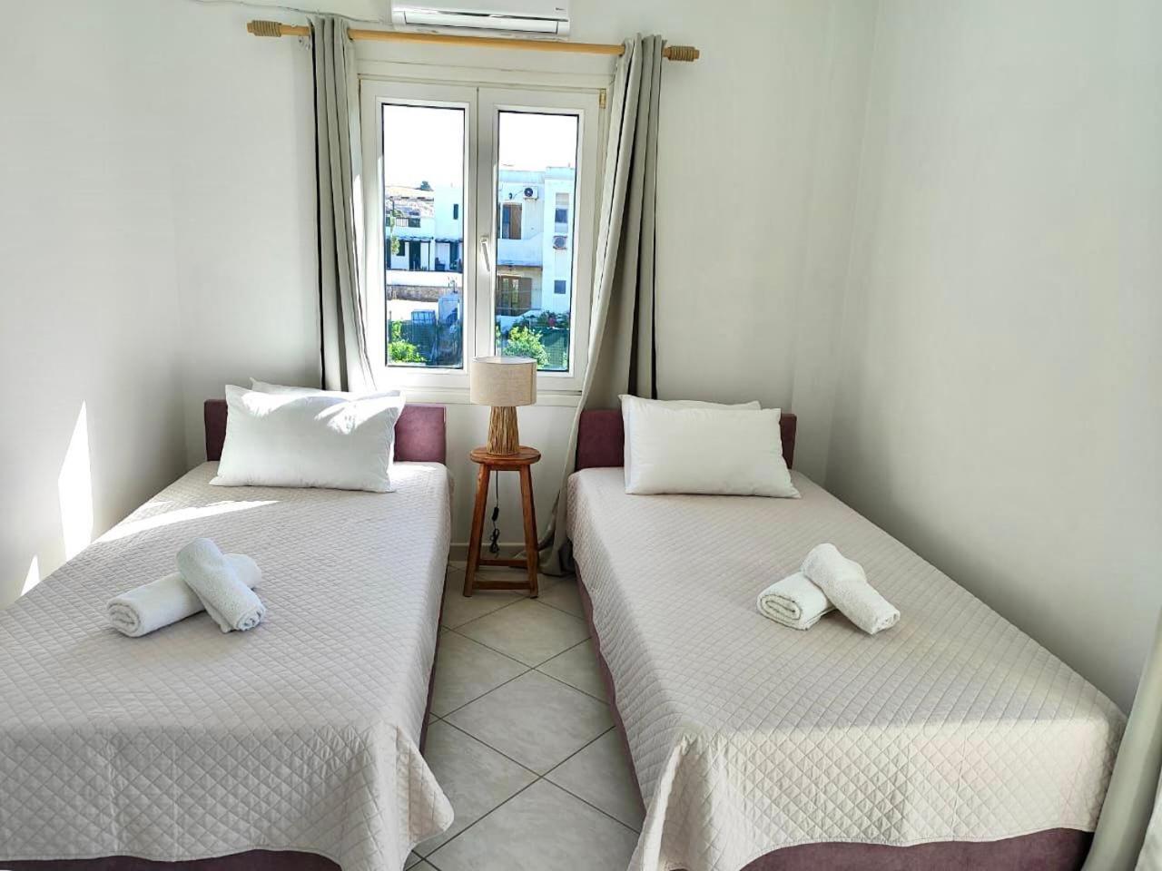 Theasis Apartments Αδάμας Εξωτερικό φωτογραφία